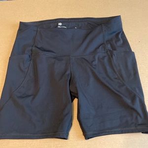 Women’s active bike shorts